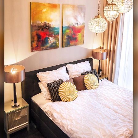 Comfort And Style In City Center With Ensuite Bathroom On Schaafenstrasse Кёльн Экстерьер фото
